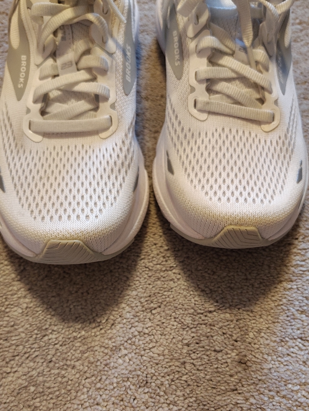 Brooks Adrenaline OTS Sneakers View 2